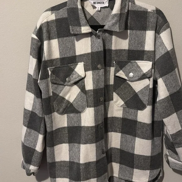 BB DAKOTA Buffalo Plaid Jacket Womens Sm Oversized Buttons Pockets Soft EUC - Picture 3 of 9